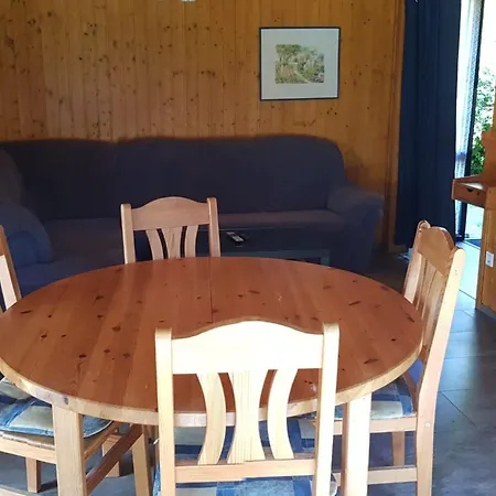Kuesschen By Interhome Damp
